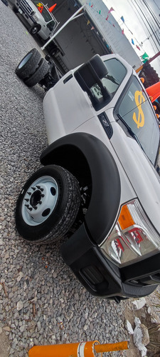 Ford F-550 6.8 Xl At