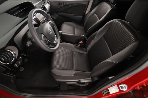Imagen 13 de 14 de Toyota Etios Xls Pack M 5p