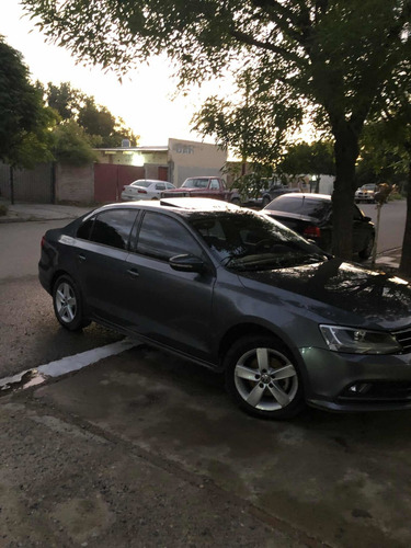 Imagen 11 de 13 de Volkswagen Vento 2015 2.5 Advance Plus 170cv