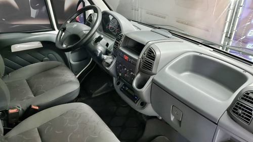 Imagem 6 de 7 de Peugeot Boxer Minibus 2.3 Minibus 16l Diesel. 2011/2012