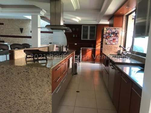 Se Vende Casa Tipo Townhouse Espaciosa, Amplia Inm, Con Cocina Empotrada Concepto Abierto E Integrada A La Sala Y Patio, Pisos De Porcelanato, Pozo Y Planta Electrica 100%. Altos De Guataparo