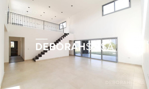 Imagen 2 de 12 de Oportunidad Retasada Venta Casa Minimalista - San Matías Zona Norte