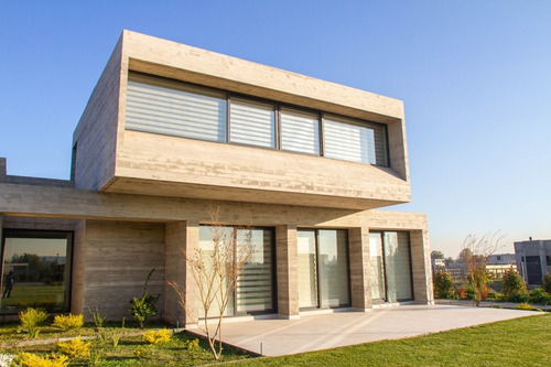 Imagen 18 de 20 de Moderna Casa Estilo Mediterráneo, Viñas De Chicureo