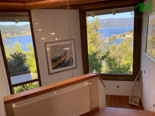 Casa En Venta De 5 Dorm. En Vichuquén