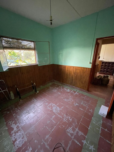 Dueño Vende 2 Casas En Un Mismo Padrón. Muy Próximo Al Centro, Shopping-terminal, Y Centros De Estudio.