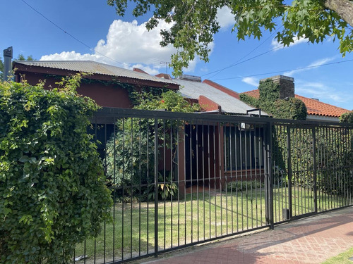 Imagen 4 de 30 de Casa De 3 Dormitorios En Venta Con Pileta Y Parrillero Rosario Fisherton