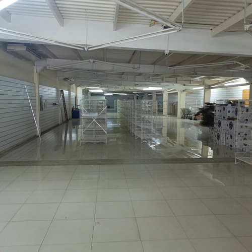 Venta - Alquiler Local En La 5ta Avenida, Centro Comercial Shoping Center