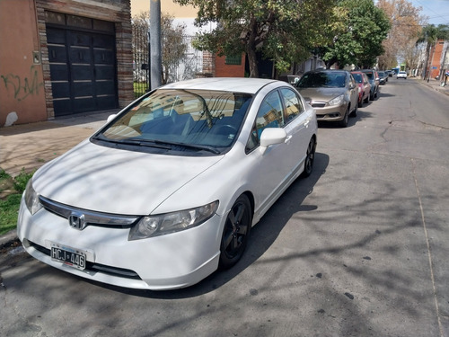 Honda Civic 1.8 Lxs Mt