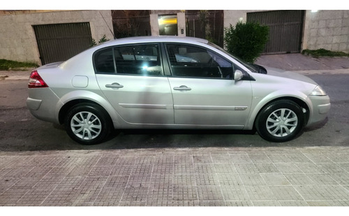Renault Megane 2.0 DYNAMIQUE SEDAN 16V GASOLINA 4P AUTOMÁTICO