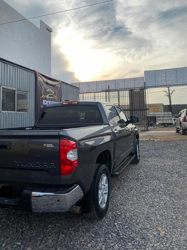Imagen 10 de 13 de Toyota Tundra 2016 5.7 Limited 4x4 At