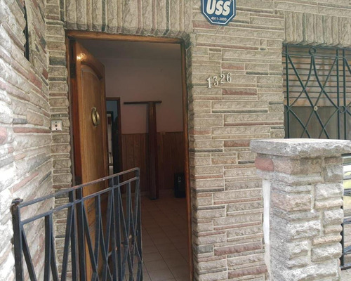 Venta Casa 3 Ambientes En Banfield