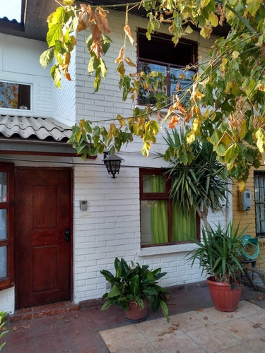 La Florida, Vendo Casa De Dos Pisos Emplazada En 110 Mts2...