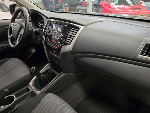Mitsubishi L200 2.4 Cd Glx 4X2 Mt