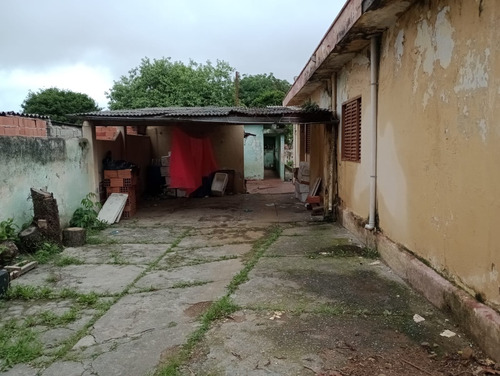 Terreno Grande Com 2 Casas E Uma Edícula!!