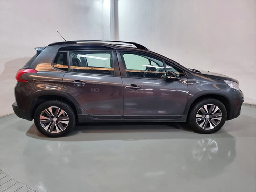 Peugeot 2008 1.6 Feline 5p