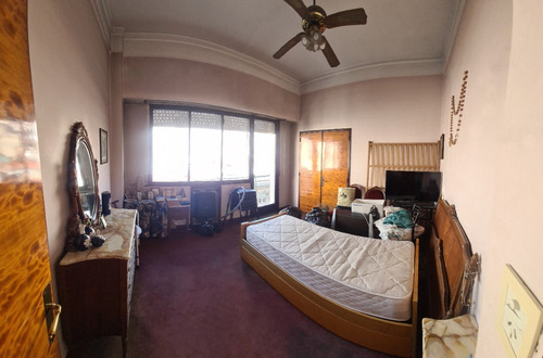 Esmeralda Al 1000 Esquina Marcelo T. Alvear Piso 3 Semipiso Al Frente Con Balcón Corrido 3 Ambientes 2/3 Dormitorios 2 Baños (completo Y Ex De Servicio). 100 M2 Palier Semiprivado. Living Y Comedor In