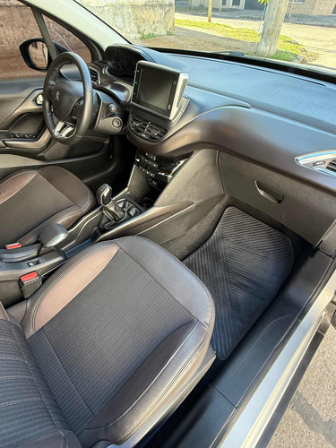 Peugeot 2008 1.6 Feline am20