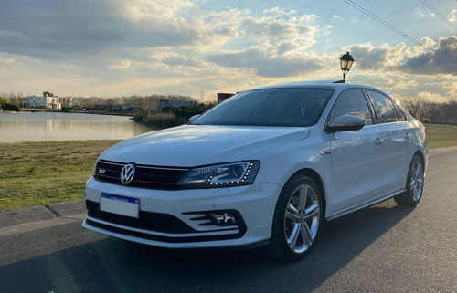 Imagen 1 de 15 de Volkswagen Vento 2.0 Tsi Gli 211cv App Connect + Nav