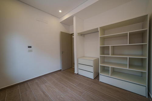Departamento Tres Ambientes En Planta Baja A La Venta En Lujan