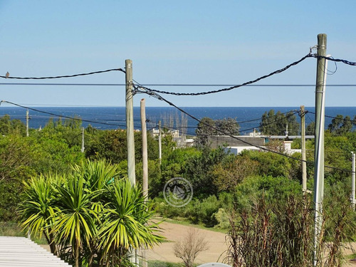 Chalet Azul En Punta Negra