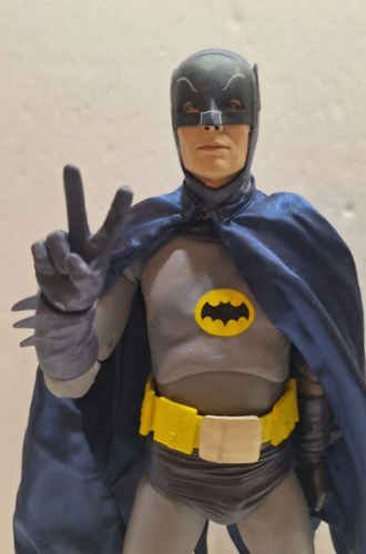 Batman 1966 Adam West 1:4 Esgotado Raro (Usado)
