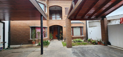 Casa Venta  - Colombia 3000 - 5 Dormitorios + Pileta !  