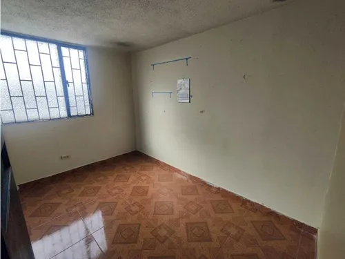 Quiroga: Casa De 3 Pisos + Terraza/ Opción Apartamento Independiente
