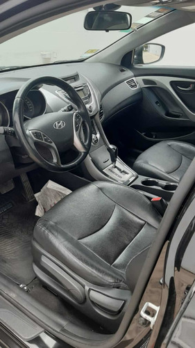 Hyundai Elantra 1.8 Gls 6at Seguridad Premium 2013