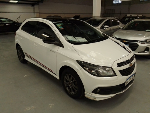 Imagen 3 de 15 de Chevrolet Onix 1.4 Effect 98cv Df