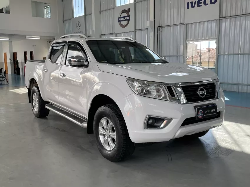 Nissan Frontier Le At