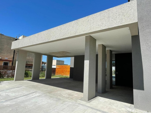 Casa A Estrenar En El Canton-