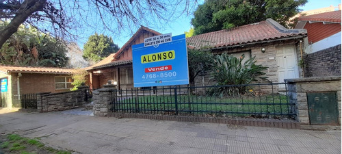 Gran Chalet Centrico  Sobre 3 Lotes