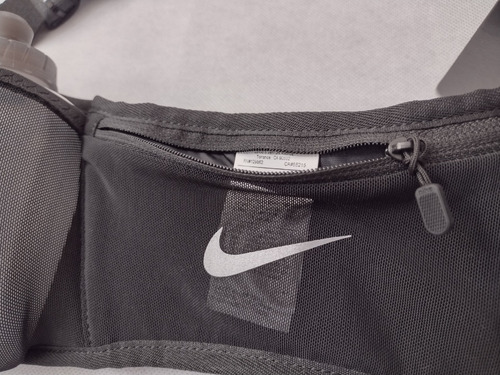 Imagen 6 de 8 de Nike Cinturón Double Pocket Flask Riñonera Running