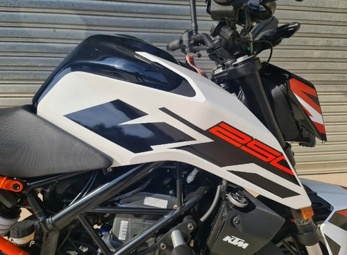 Imagen 3 de 8 de Ktm Duke 250