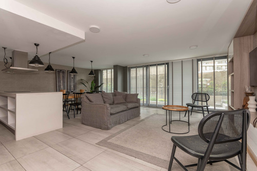 Edificio Av. Irarrázaval (1 Est. 1 Bod.) Vista Poniente Pi