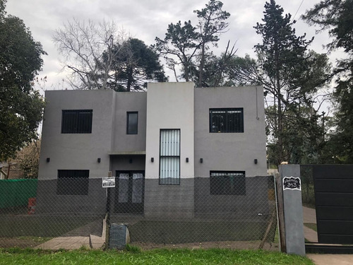 Imagen 1 de 22 de Magnifica Casa En Venta -la Unión-ezeiza