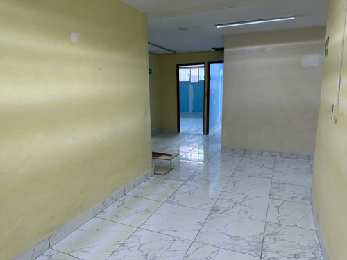 Ofinas Cerca De Av. Insurgentes Entre Metro Chilpancingo Y Metro Insurgentes