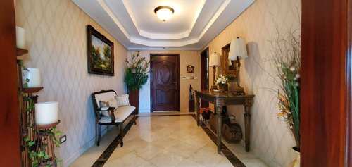 Casa En Venta En El Ducado 5 Habitaciones
