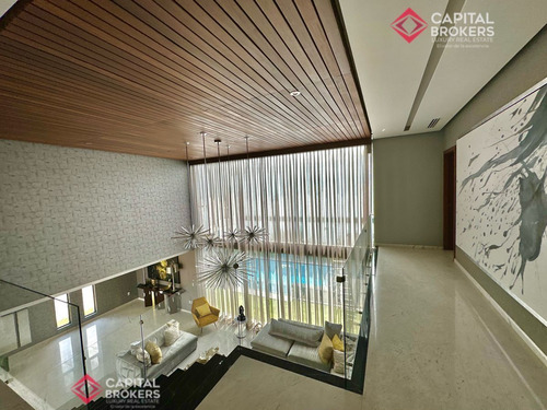 Casa En Venta De Lujo En Villa Verona Con Alberca