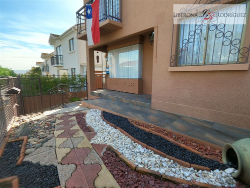 Casa En Venta De 3 Dorm. En Quilpué