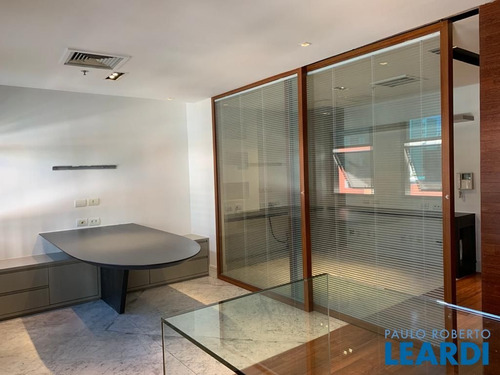 Imagem 1 de 13 de Conj. Comercial - Jardim Guedala - Sp - 616315