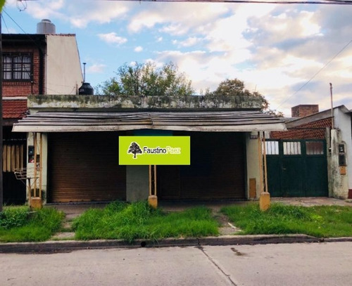 Imagen 1 de 3 de Casa En Venta En Villa Luzuriaga