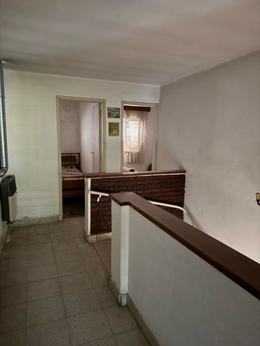 Casa En Venta A Refeccionar Excelente Ubicación Pellegrini 173. 4 Dormitorios