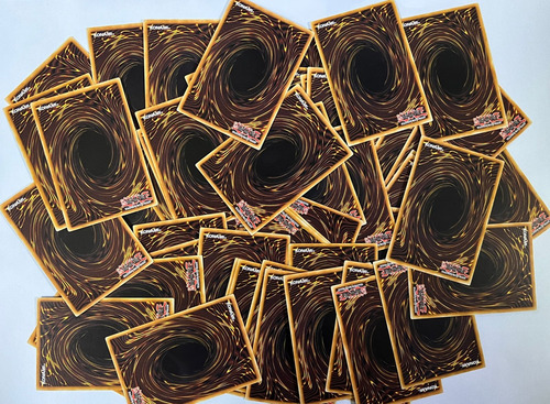 Yugioh! Paquete De 50 Cartas ( 45 Comunes Y 5 Foil) Al Azar