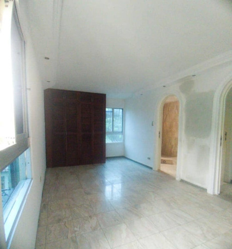 Imagen 18 de 21 de Venta De Apto. Los Teques, Urb. Simón Bolívar.