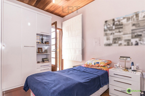 Imagem 20 de 30 de Vende Maravilhosa Casa, Três Quartos, Suíte, 5 Vagas De Garagem E Churrasqueira. - Reo617332