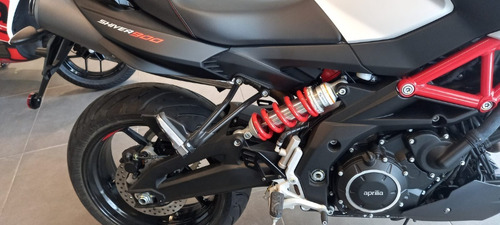 Imagen 11 de 16 de Aprilia Shiver 900 2020