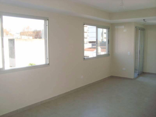 Imagen 4 de 6 de Excelente Zona - Entrega Inmediata- 100% En Pesos