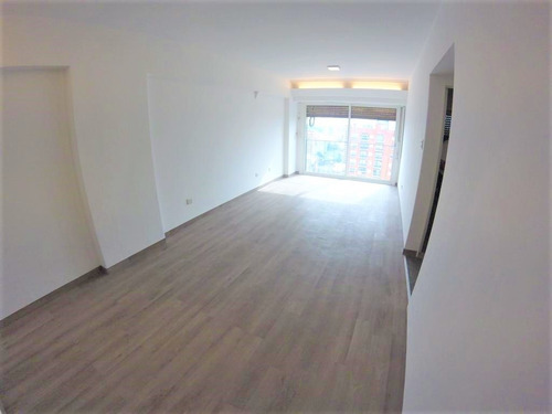 Imagen 2 de 12 de 2 Amb Centrico - Apto Profesional // Av. Rivadavia 13.876
