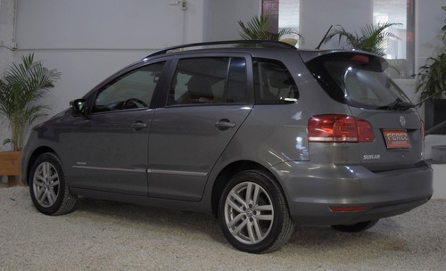 Volkswagen Suran Highline 1.6l Nafta 2015 Color Gris